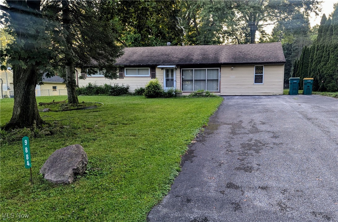 9884 Oakwood Drive