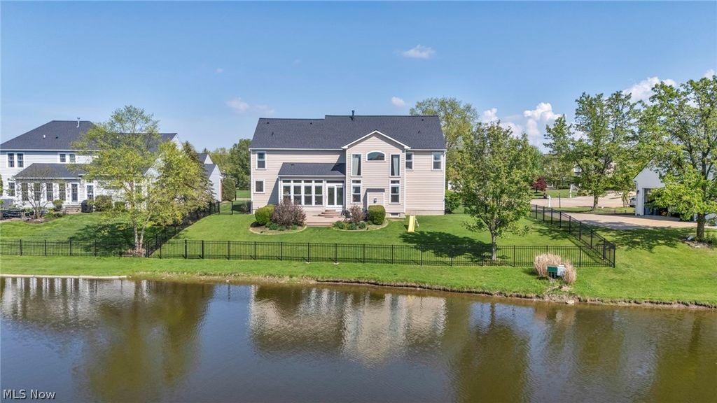 Photo of 3382 Burgundy Circle, Avon, OH 44011 (MLS # 5196079)