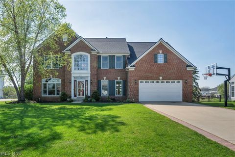 Homes For Sale - 3382 Burgundy Circle<br/> Lorain County, Avon, OH 44011