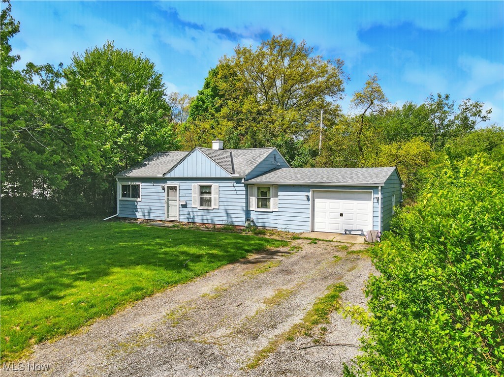 1942 Benjamin Road, Madison, Ohio image 1