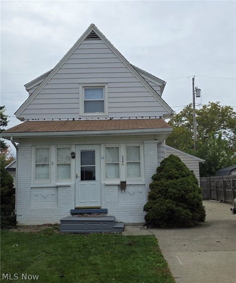 Homes For Sale - 426 Kentucky Avenue<br/> Lorain, OH 44052