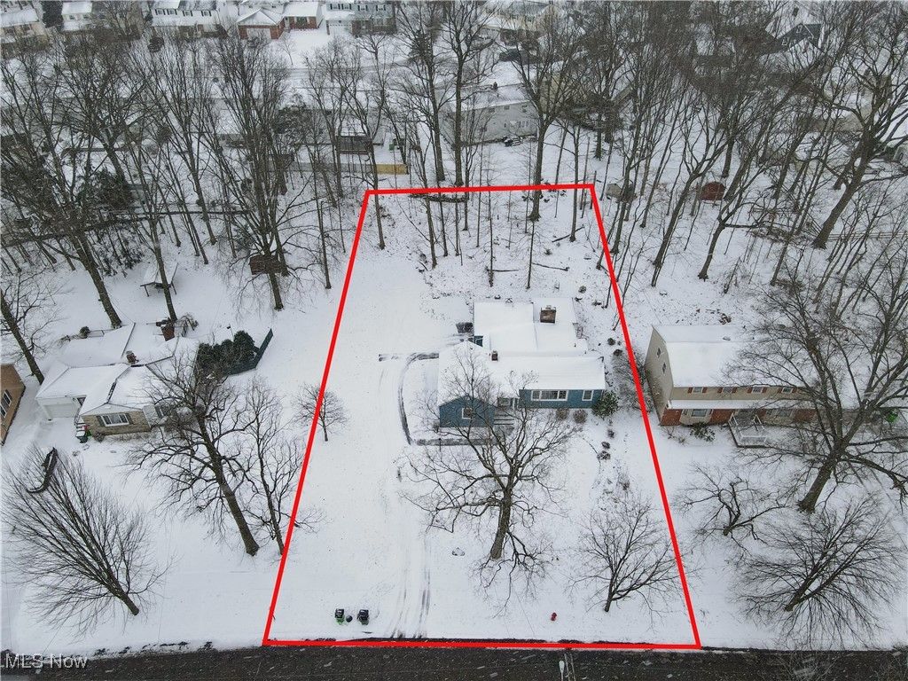 Photo of 188 Grand Boulevard, Bedford, OH 44146 (MLS # 5169353)