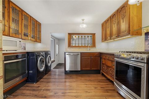 Tiny photo for 188 Grand Boulevard, Bedford, OH 44146 (MLS # 5169353)