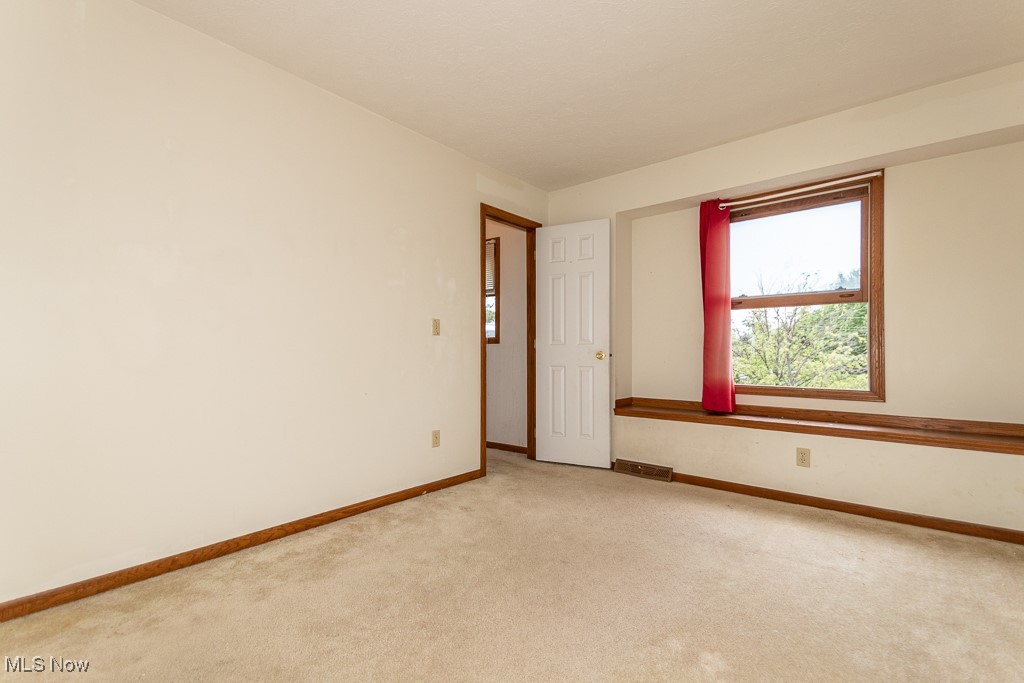 8391 Lanmark Drive, Mentor, Ohio image 16