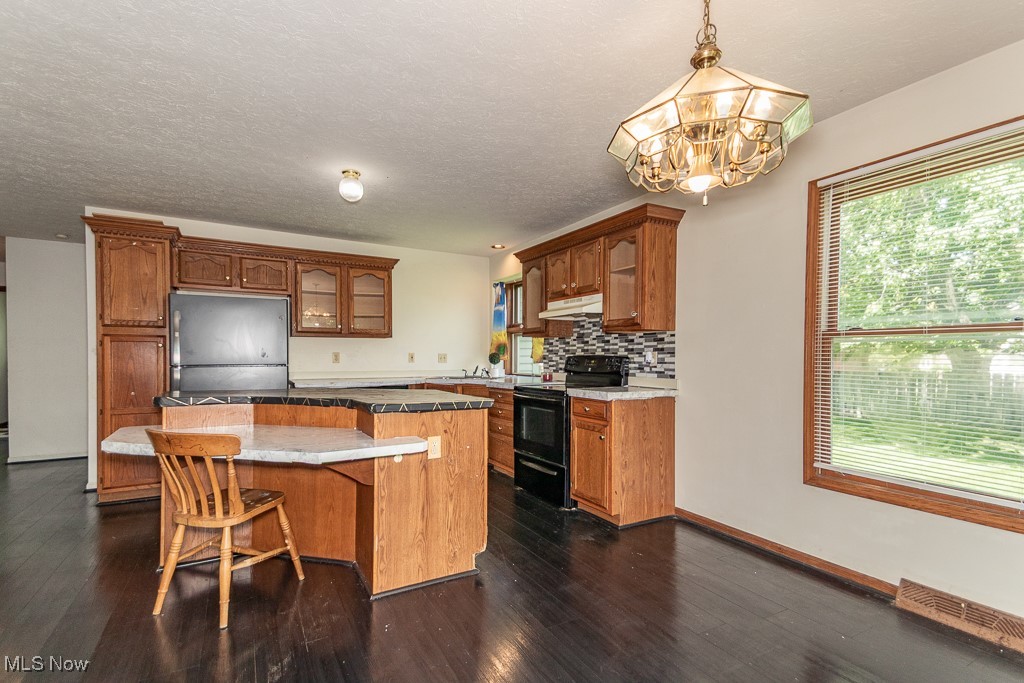 8391 Lanmark Drive, Mentor, Ohio image 10