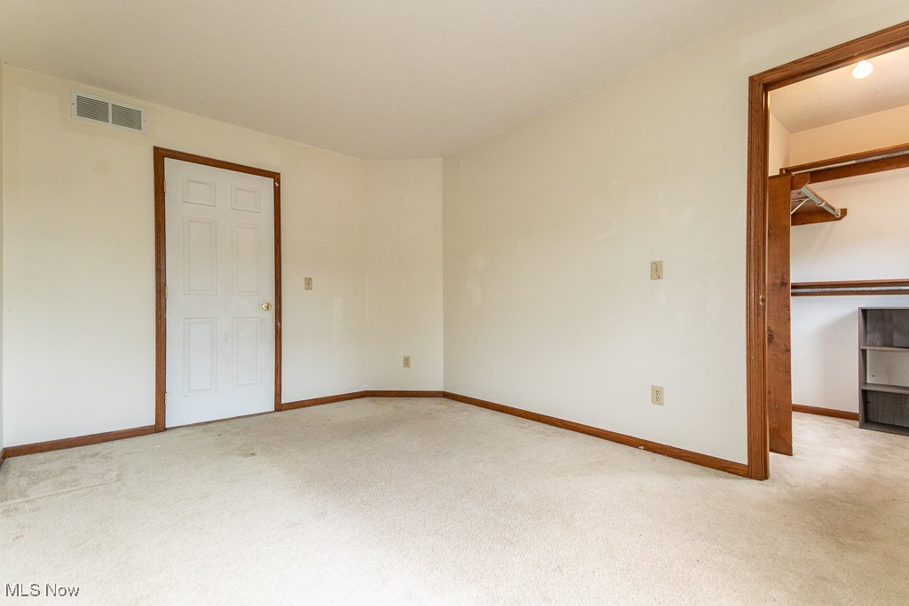 8391 Lanmark Drive, Mentor, Ohio image 17