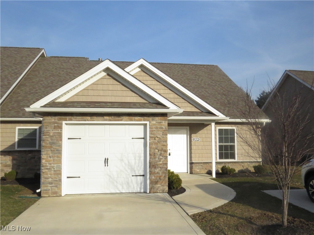 Painesville Township, Ohio 44077, United States, 2 Bedrooms Bedrooms, ,2 BathroomsBathrooms,Residential,Active,79982