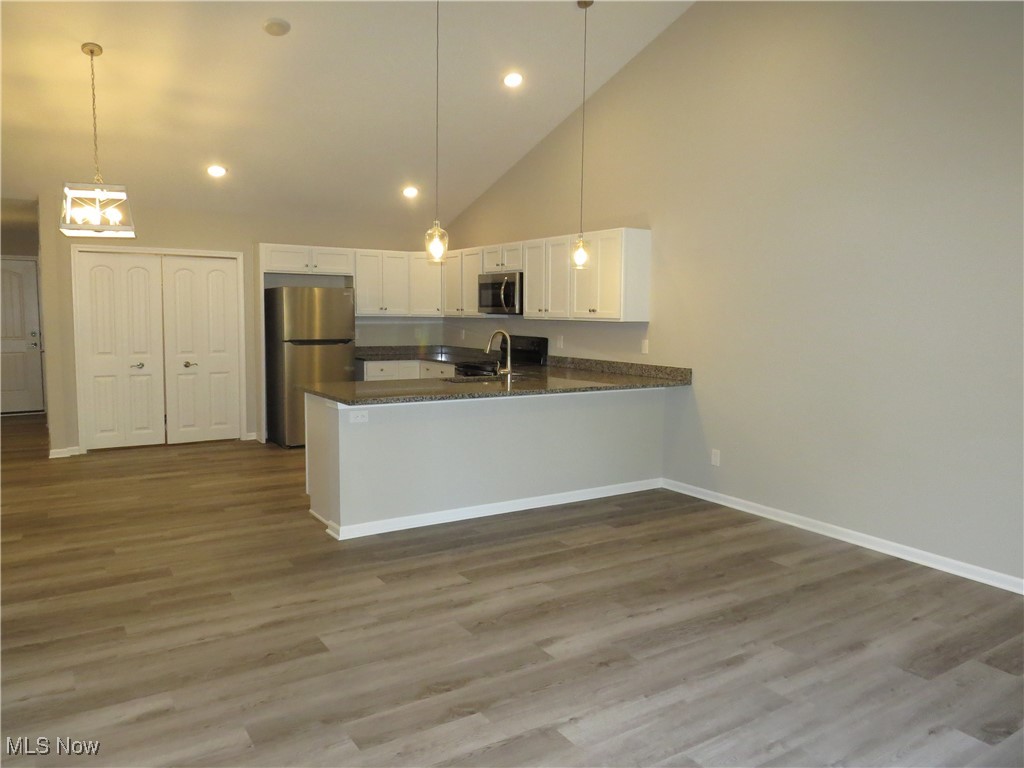 Painesville Township, Ohio 44077, United States, 2 Bedrooms Bedrooms, ,2 BathroomsBathrooms,Residential,Active,79982