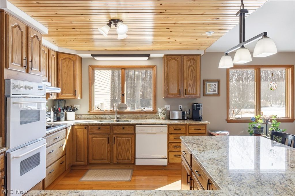 Photo of 5729 Forest Ridge Drive, North Olmsted, OH 44070 (MLS # 5189072)