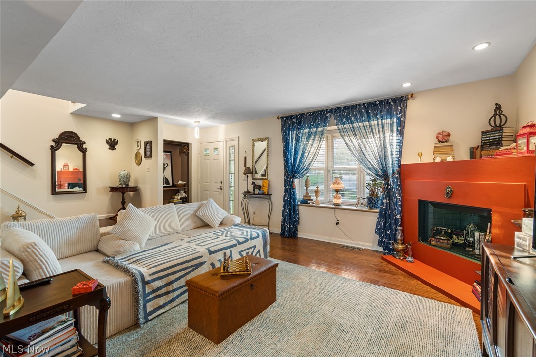 Beach Cliff 03 - Residential