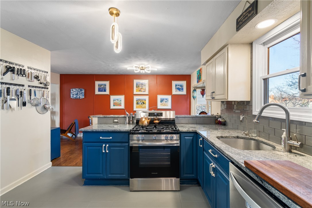 Beach Cliff 03 - Residential