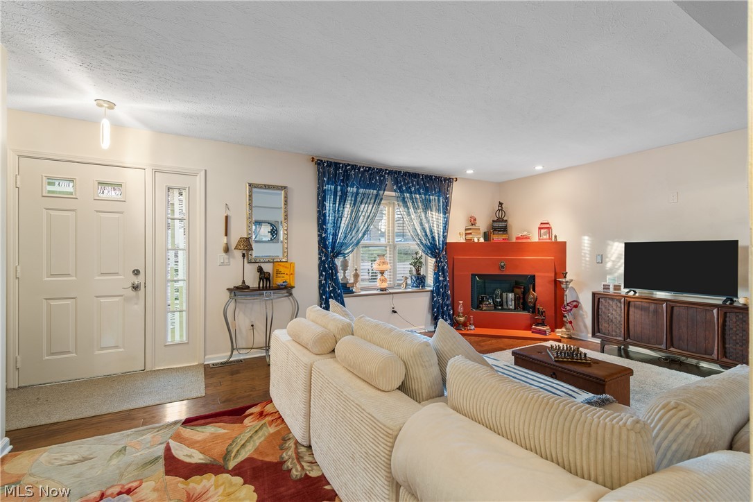 Beach Cliff 03 - Residential