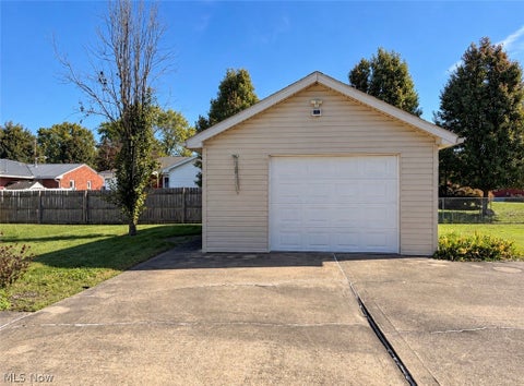 Tiny photo for 724 George Street, Belpre, OH 45714 (MLS # 5252055)