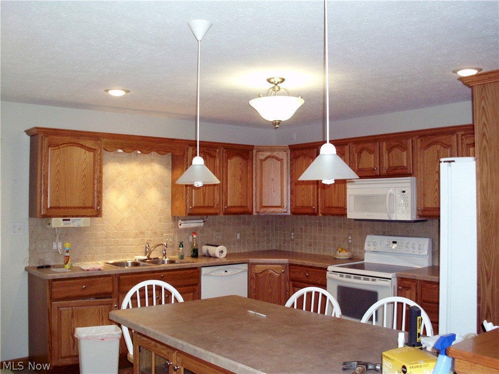 Roaming Rock Shores - Residential