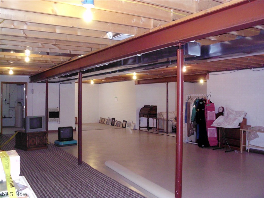 Roaming Rock Shores - Residential