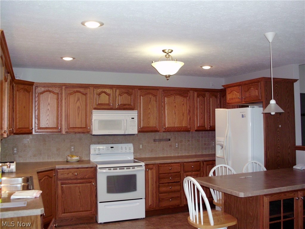 Roaming Rock Shores - Residential