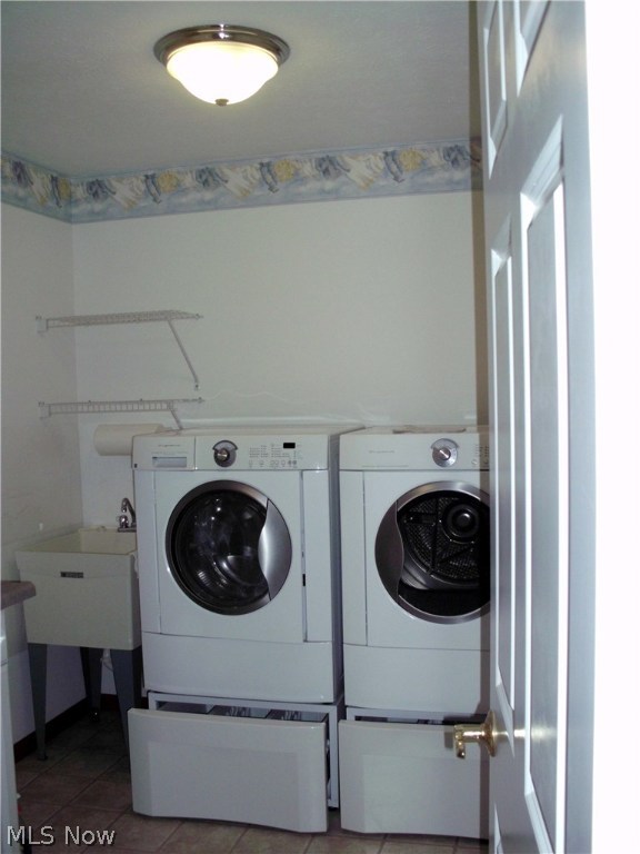 Roaming Rock Shores - Residential