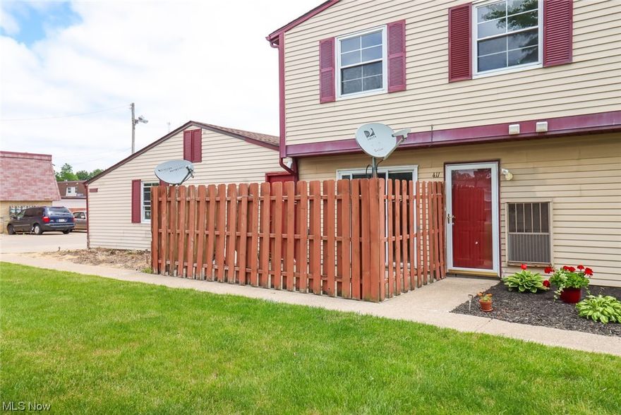 Stylishly Updated Condo with Custom Built-ins and Private Patio!
This chic condo has been recently updated with refreshing decor and boasts ample storage space. The pride of ownership is evident throughout, with custom built-ins adding an extra touch of sophistication. Located in a desirable end unit, the condo features a private patio perfect for summer BBQs and relaxing after a long day. With a clean and well-maintained interior, this turnkey condo is move-in ready.

Don't miss the chance to make this stunning condo your own. Contact us today to schedule a viewing!