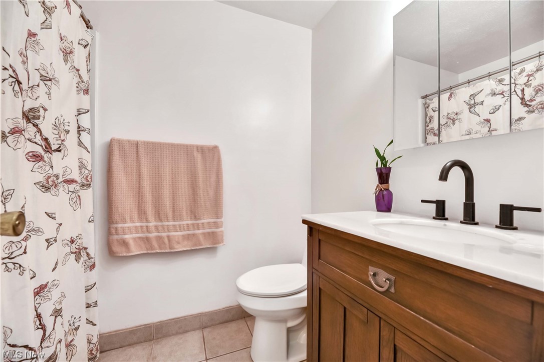 Lake Edge Condominiums - Residential