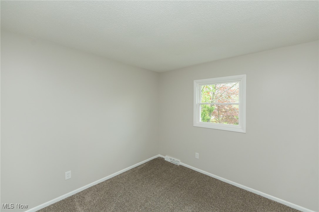 179 Burns Road, Elyria, Ohio image 32