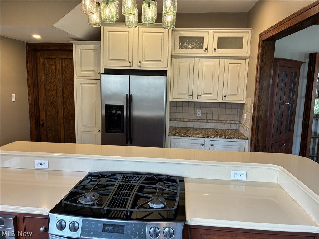 Photo of 13971 Lake Avenue, Lakewood, OH 44107 (MLS # 5196956)