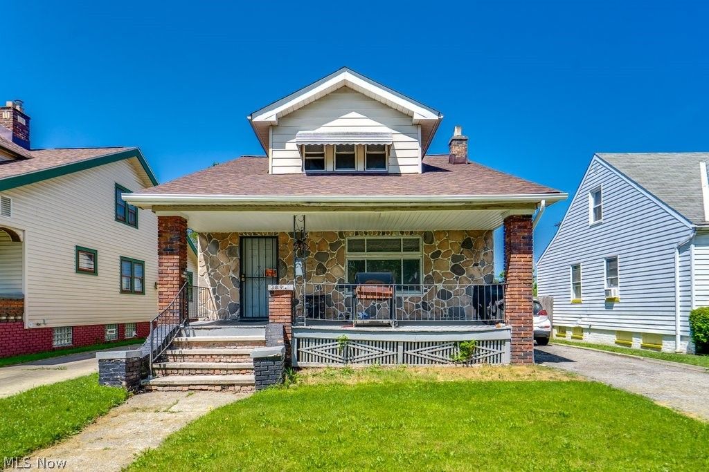 Photo of 3892 E 153rd Street, Cleveland, OH 44128 (MLS # 5213212)