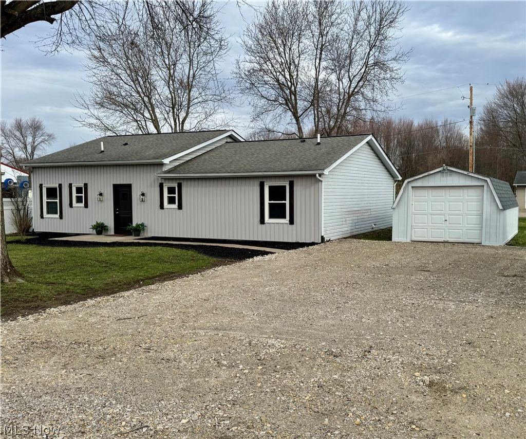 Photo of 126 W Broadway Street, New Lexington, OH 43764 (MLS # 5193481)