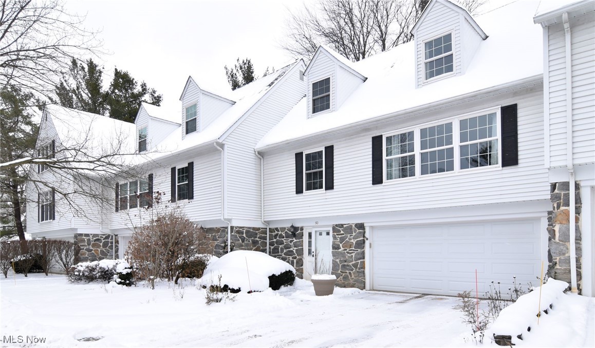 Chagrin Falls, Ohio 44022, United States, 2 Bedrooms Bedrooms, ,3 BathroomsBathrooms,Residential,Pending,21618