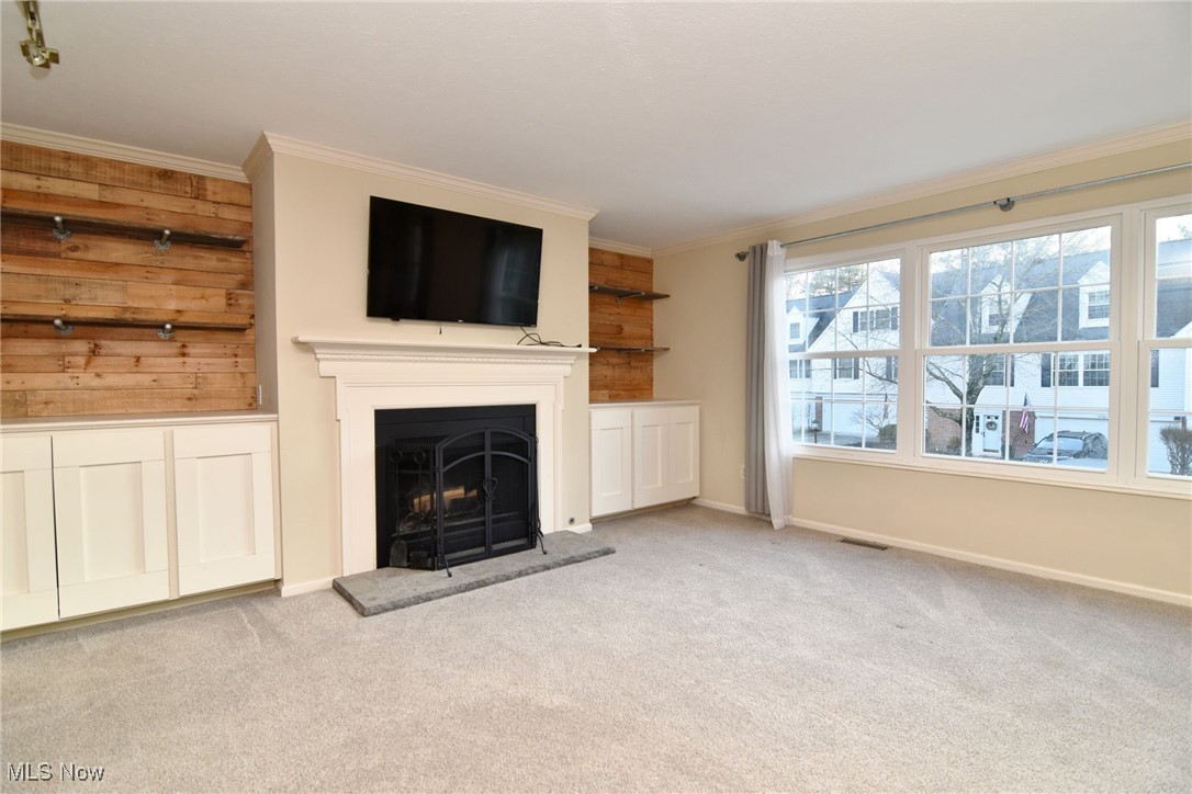 Chagrin Falls, Ohio 44022, United States, 2 Bedrooms Bedrooms, ,3 BathroomsBathrooms,Residential,Pending,21618