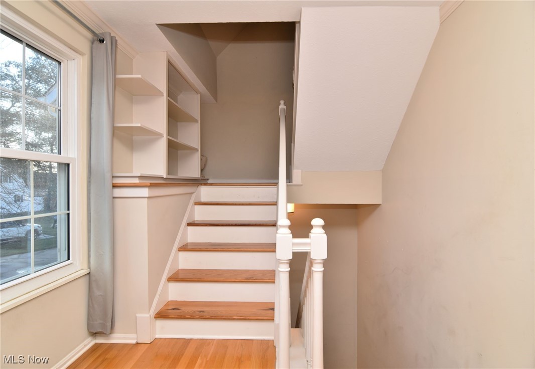 Chagrin Falls, Ohio 44022, United States, 2 Bedrooms Bedrooms, ,3 BathroomsBathrooms,Residential,Pending,21618