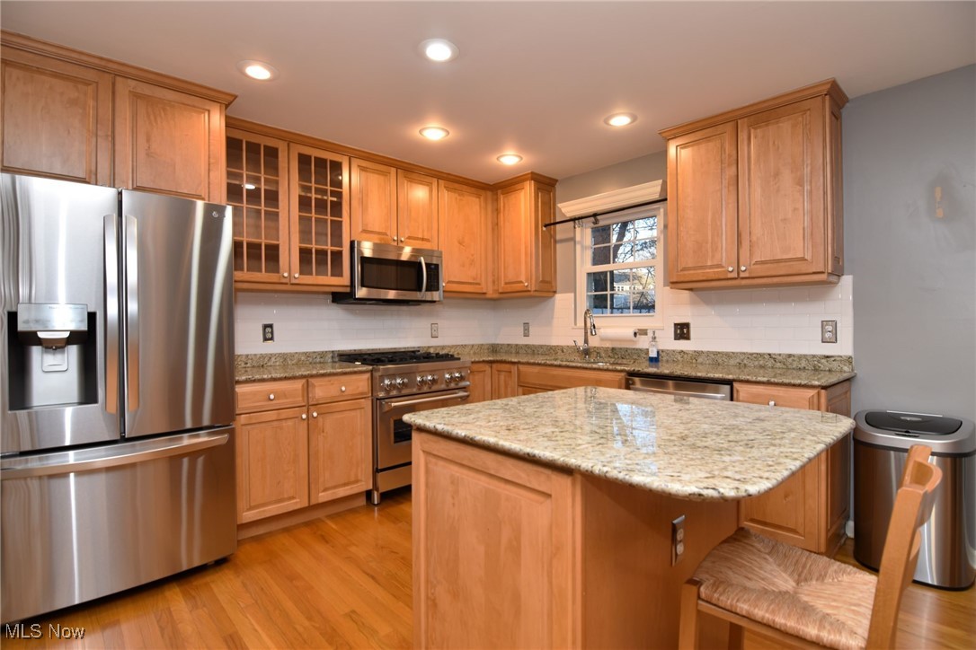 Chagrin Falls, Ohio 44022, United States, 2 Bedrooms Bedrooms, ,3 BathroomsBathrooms,Residential,Pending,21618