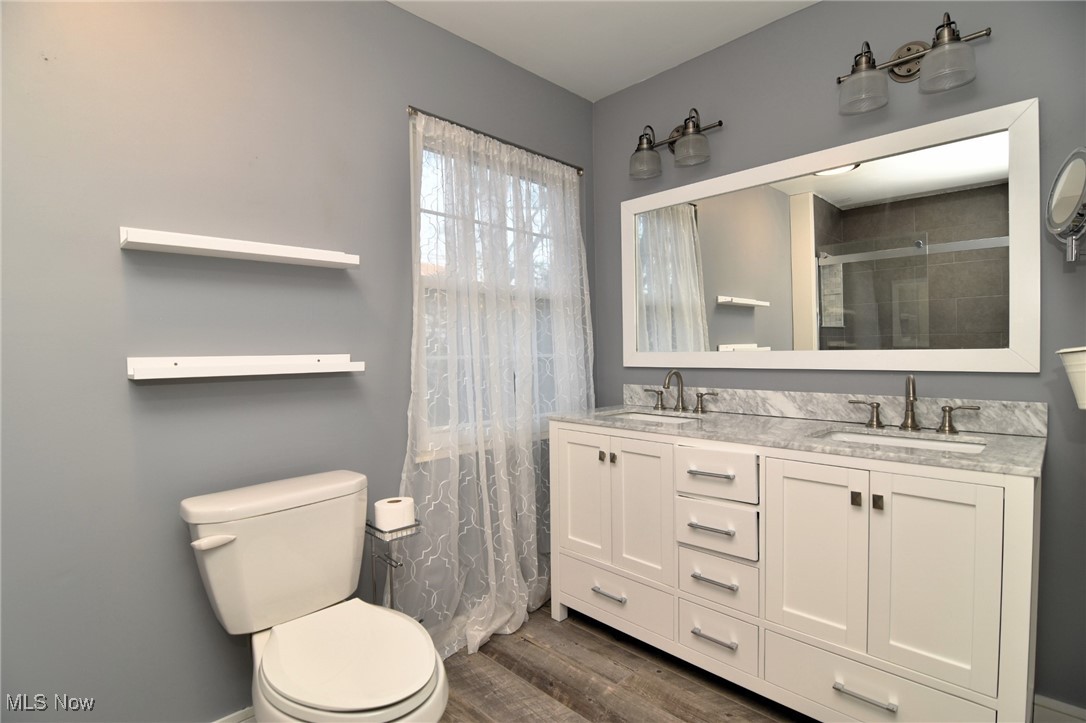 Chagrin Falls, Ohio 44022, United States, 2 Bedrooms Bedrooms, ,3 BathroomsBathrooms,Residential,Pending,21618