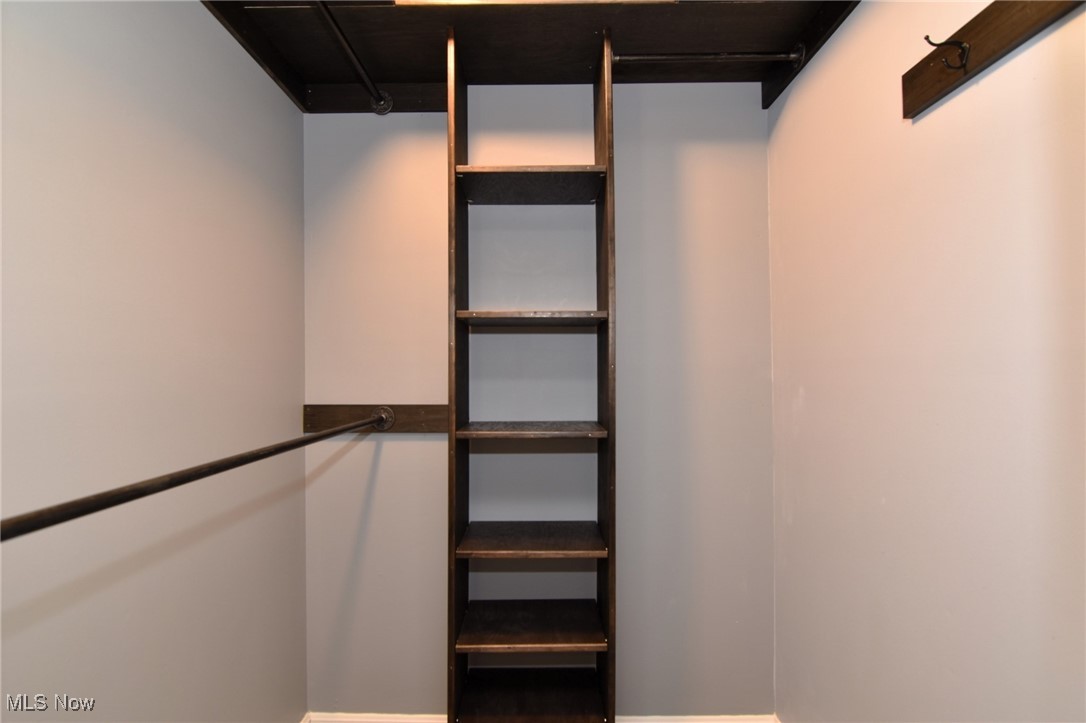 Chagrin Falls, Ohio 44022, United States, 2 Bedrooms Bedrooms, ,3 BathroomsBathrooms,Residential,Pending,21618