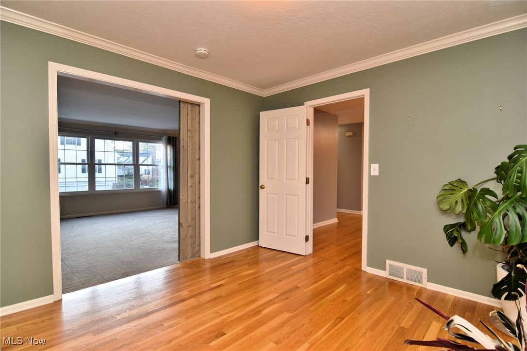 Chagrin Falls, Ohio 44022, United States, 2 Bedrooms Bedrooms, ,3 BathroomsBathrooms,Residential,Pending,21618