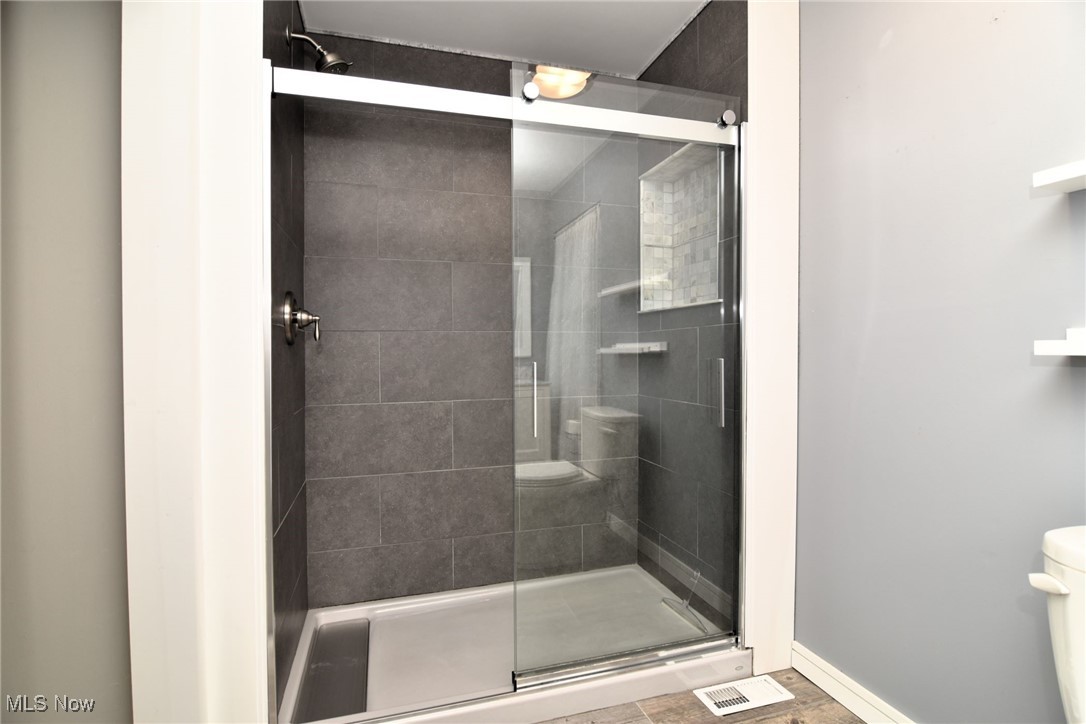 Chagrin Falls, Ohio 44022, United States, 2 Bedrooms Bedrooms, ,3 BathroomsBathrooms,Residential,Pending,21618