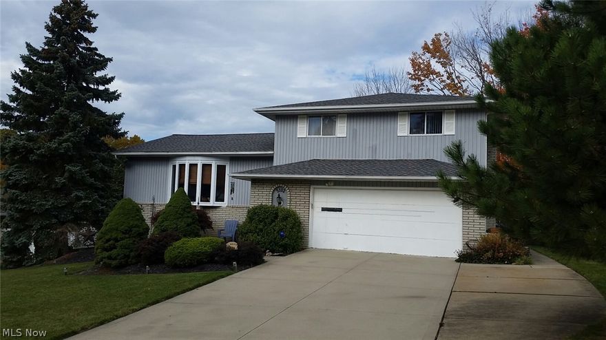 Immaculate Split in southern Parma. This gorgeous Split features new bay window in living room with pergo flooring and vaulted ceilings, Large eat in kitchen that leads into spacious family room with pergo flooring and fireplace. Patio doors from kitchen lead to a huge 30 x 30 double tier deck and gorgeous back yard with above ground pool. Also storage shed. Updates include new roof, HWT, Furnace and central air. Also bay window and pergo flooring are brand new. A must see. Possible 4th bedroom in basement.