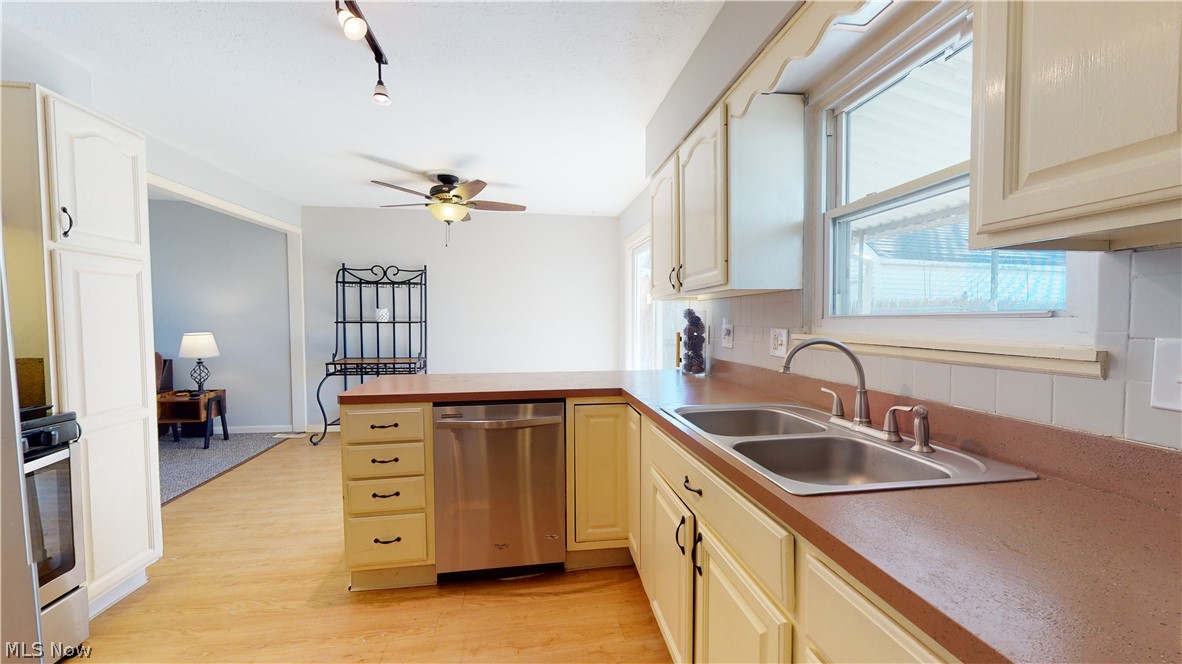 Mentor Beach Park 02 - Residential