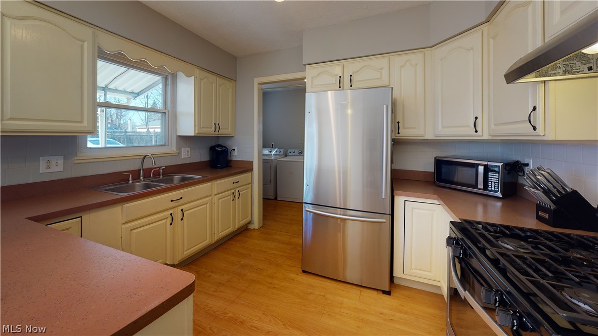 Mentor Beach Park 02 - Residential