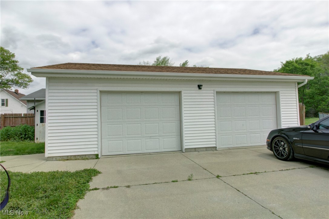 6927 N Wildacre Road, Curtice, Ohio image 2