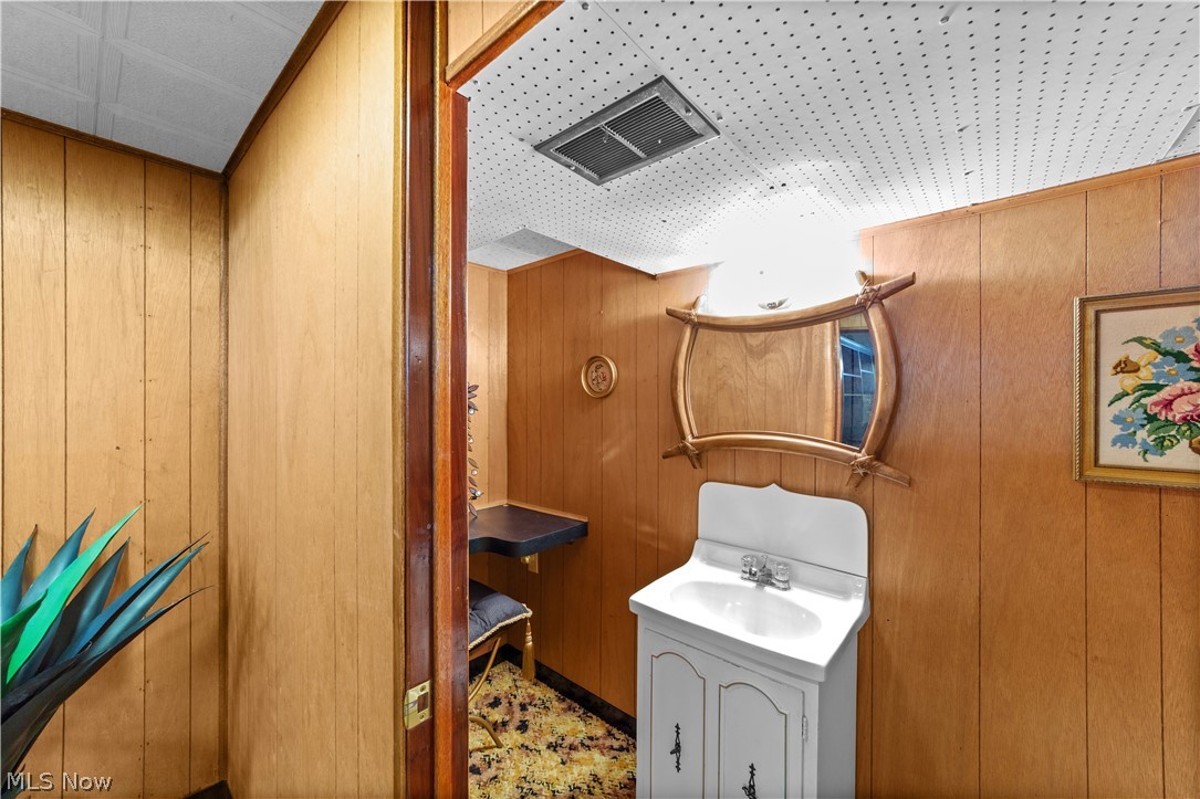 Gates Mills Blvd Estates - Residential