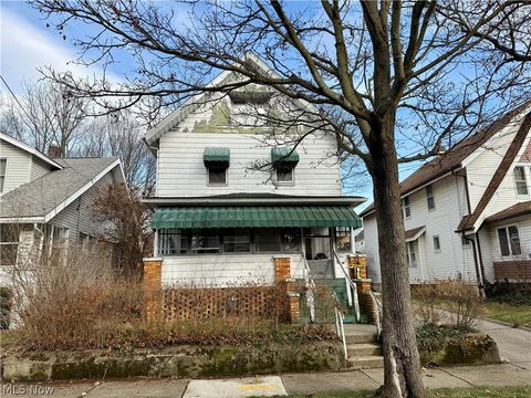 Homes For Sale - 1371 Curtis Street<br/> Akron, OH 44301