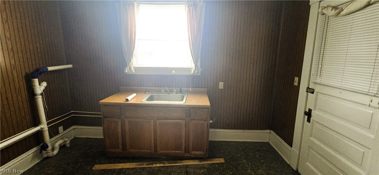 Heman El's Add - Commercial Sale