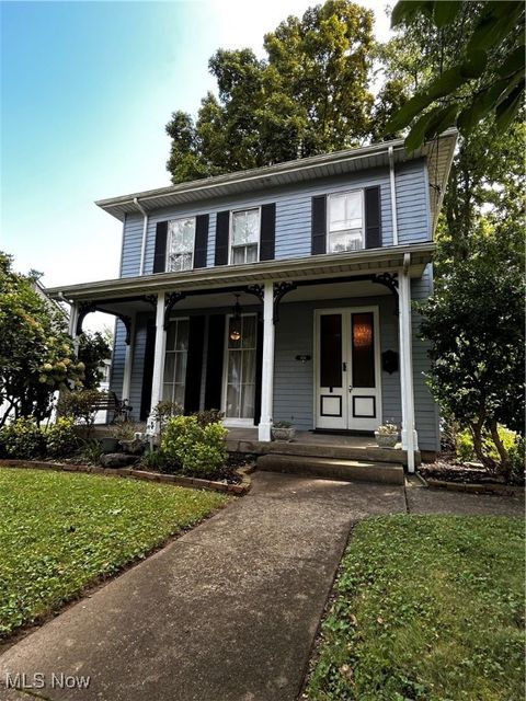 Homes For Sale - 806 Main Street<br/> Belpre, OH 45714