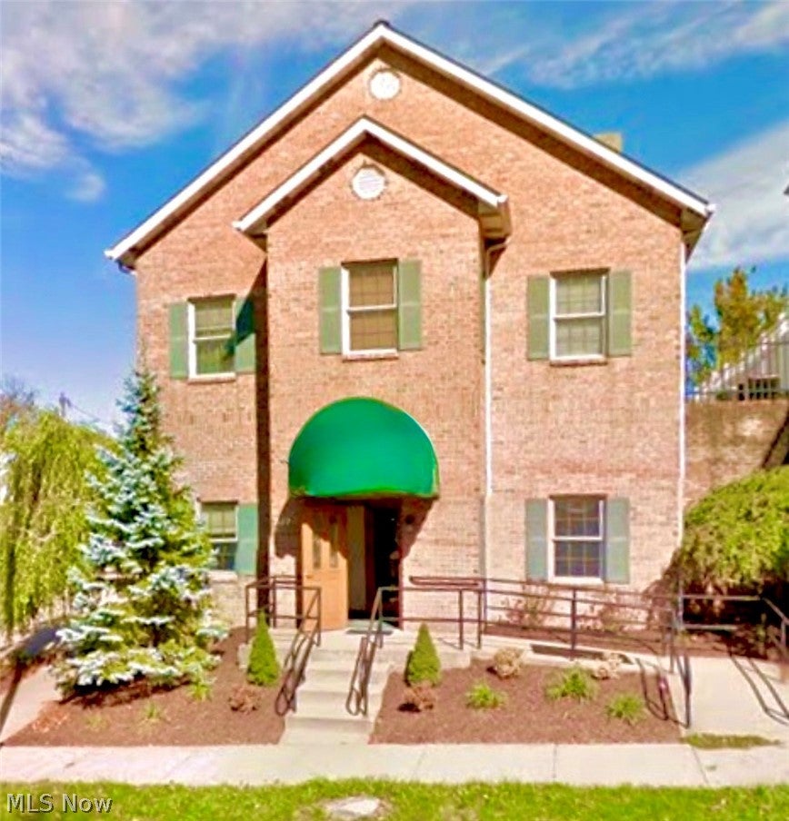 187 W Main St, St Clairsville, OH 43950