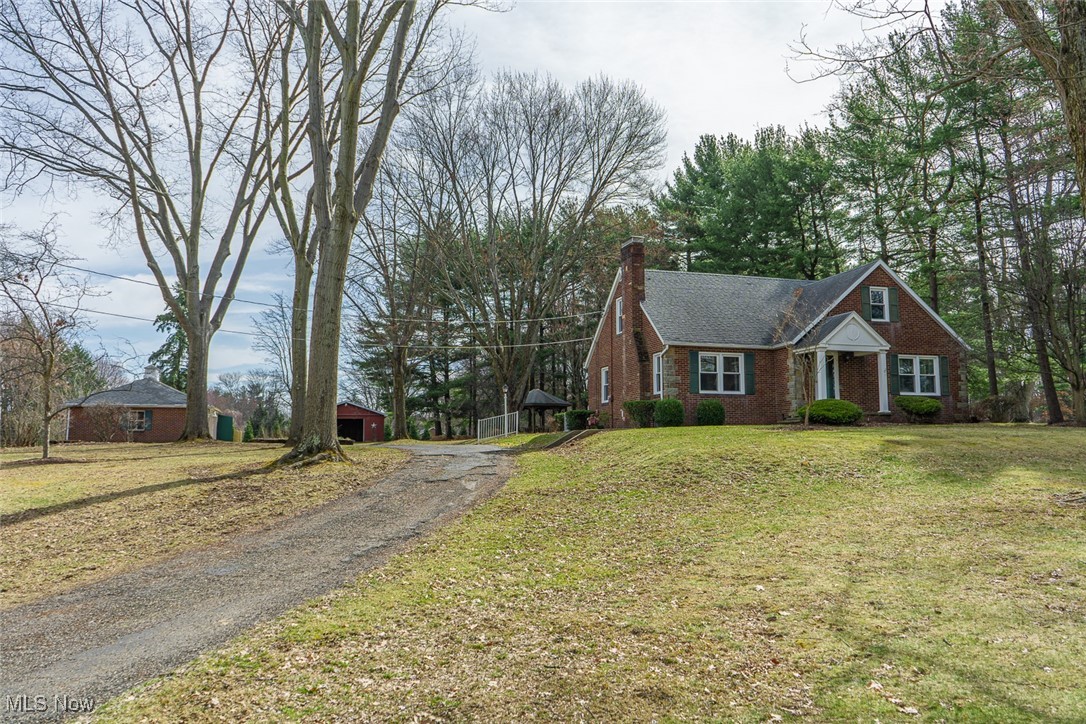 1650 S Sawburg Avenue, Alliance, Ohio image 2