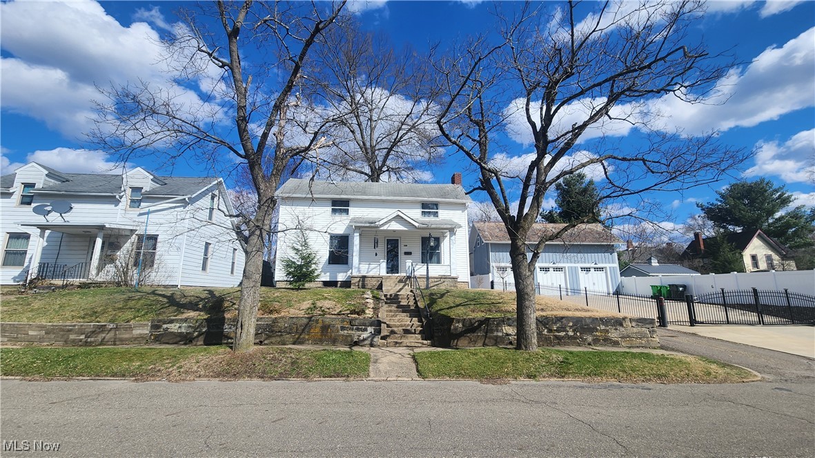 228 N 8th Street, Coshocton, Ohio image 2