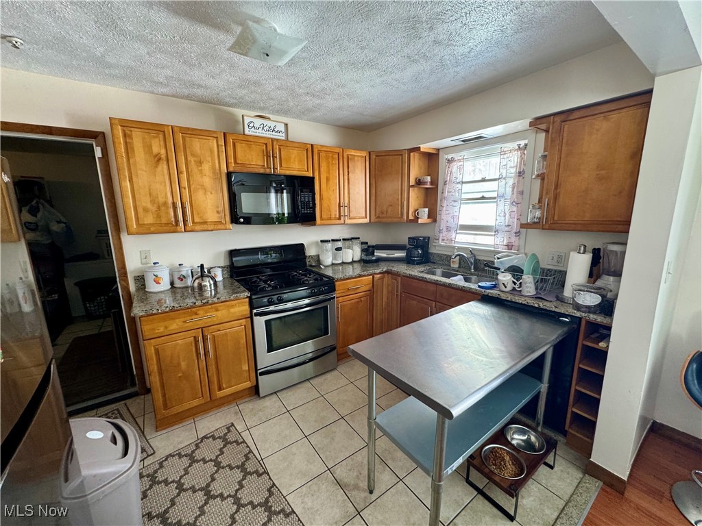 13716 Astor Avenue, Cleveland, Ohio image 2