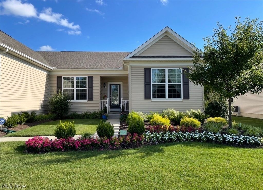 Photo of 38475 Kingsbury Drive, North Ridgeville, OH 44039 (MLS # 5198269)