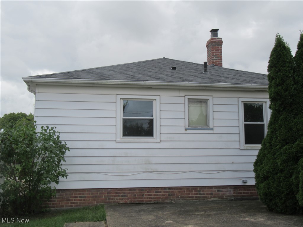 2410 Stanfield Drive, Parma, Ohio image 19