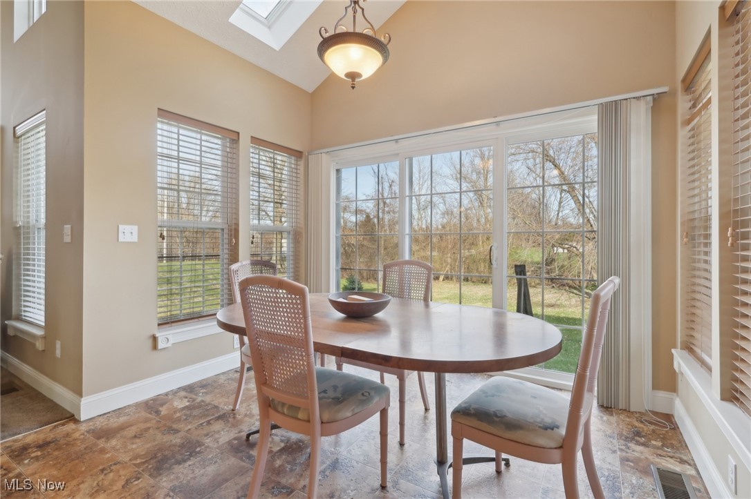 1091 Outrigger Cove, Painesville, Ohio image 11